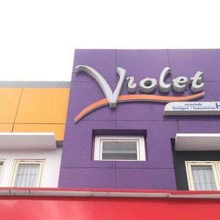 Violet Hotel Malang Exterior foto